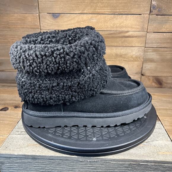 UGG Women's Size 6 Mini UGG Braid Sheepskin Ankle Black Winter Boots Pull On - Picture 1 of 10
